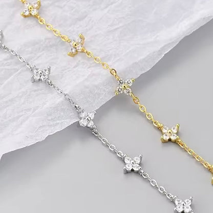 Delicate Clover Bracelet - Silver